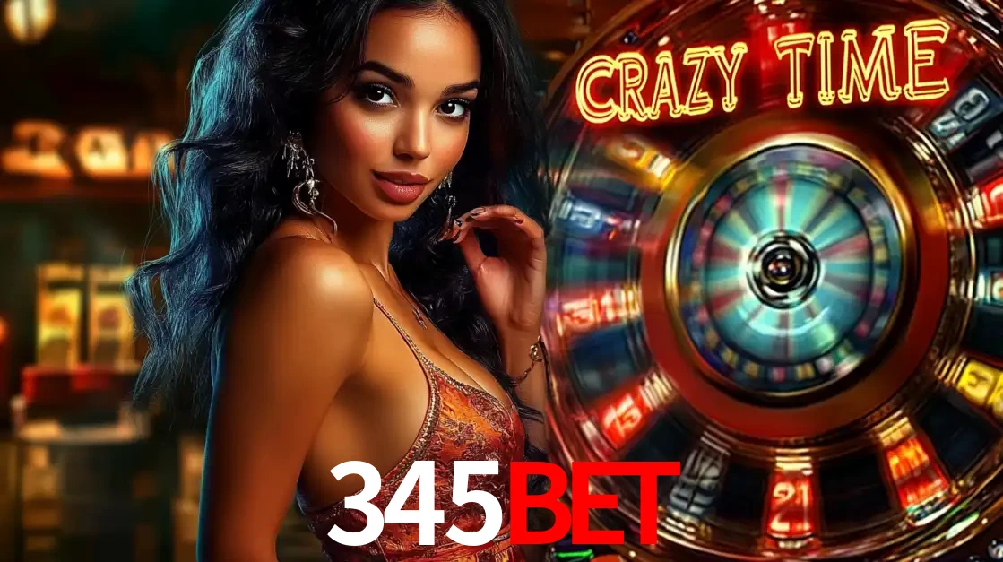 Mulher elegante ao lado da vibrante roda da fortuna do jogo de cassino ao vivo Crazy Time, um dos game shows mais populares e cheios de prêmios do 345BET.
